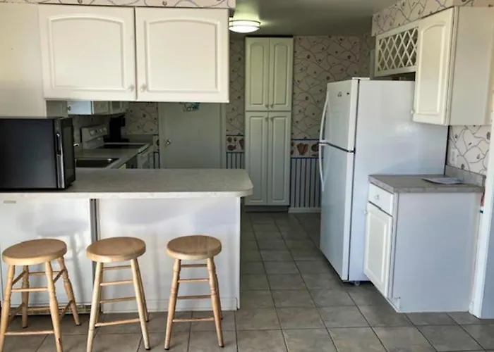 Cozy House With Private Deck Outdoor Shower & Easy Walk To The Ocean * Ocean City